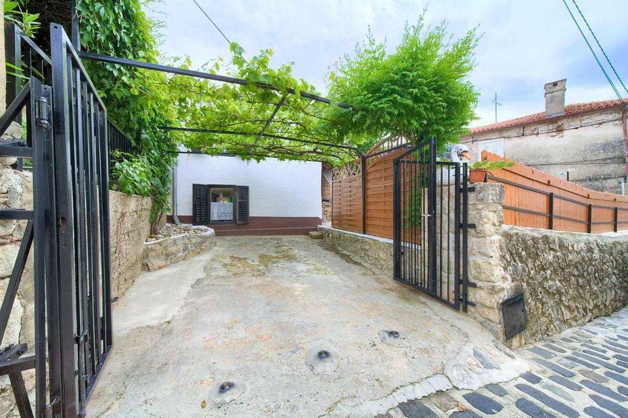 Holiday Home Traum Krk Town Εξωτερικό φωτογραφία